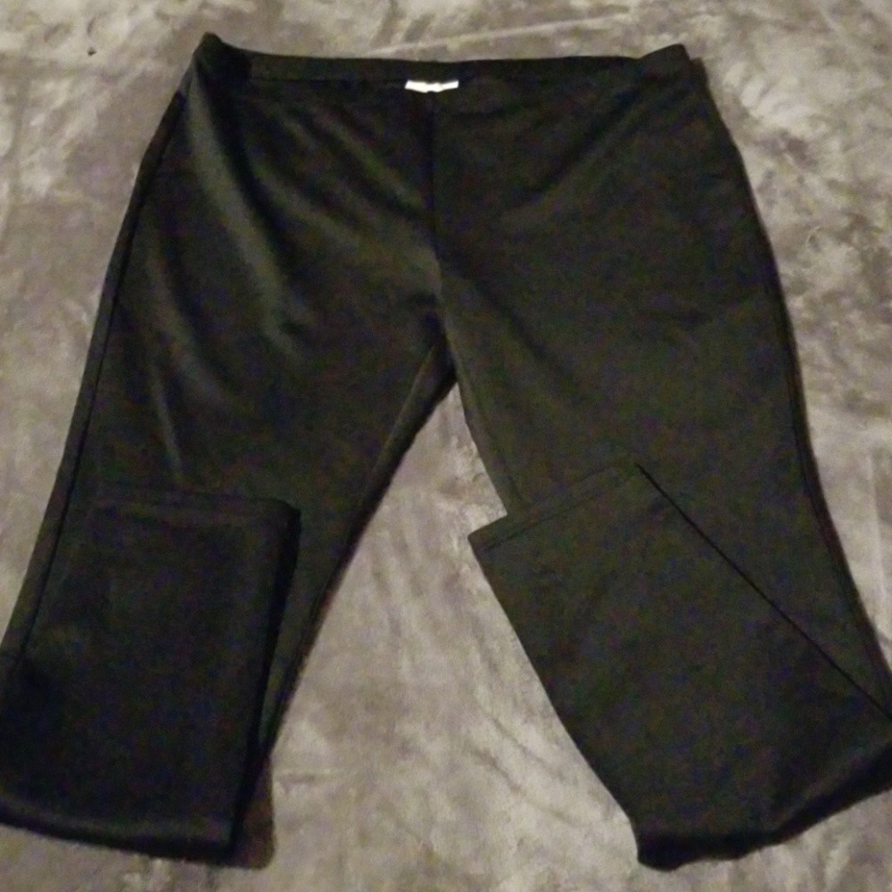 LIKE NEW LEGGINGS